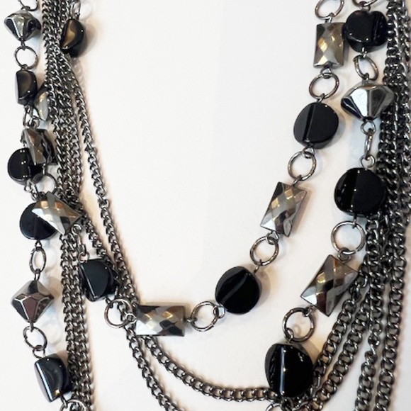 GROUP OF 4 NECKLACES - Picture 5 of 13